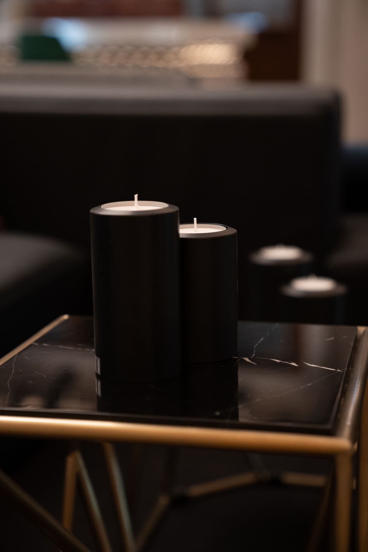 Permanent Candle in Schwarz